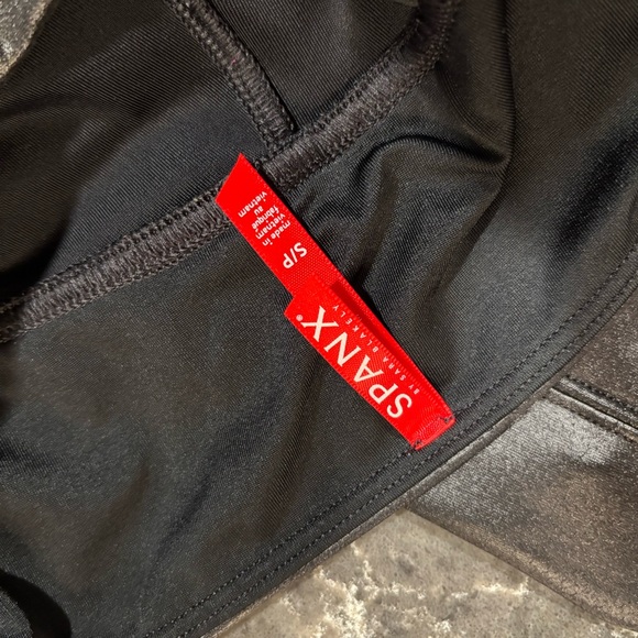 Spanx Faux Leather Leggings black size small - Picture 4 of 6